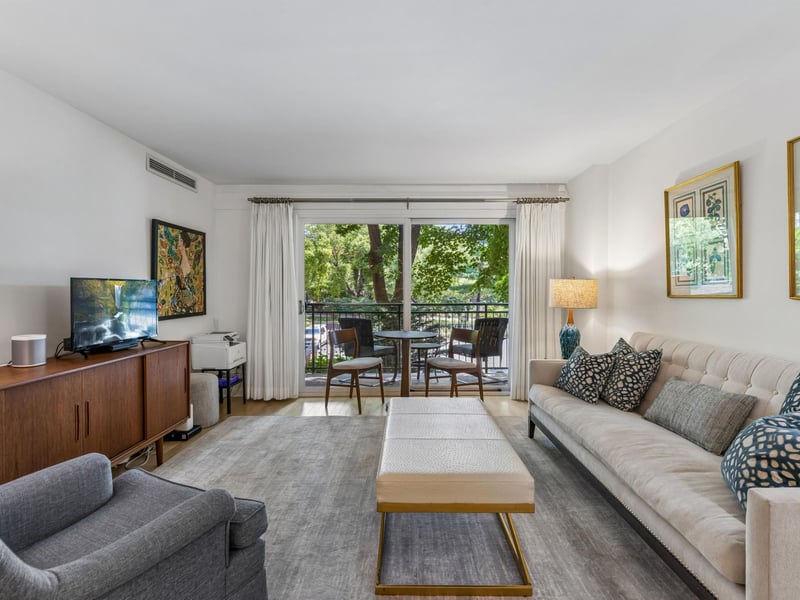 210 W Grant St #107, Minneapolis, MN 55403