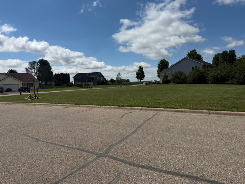 301 Hilton Dr, Saint Clair, MN 56080