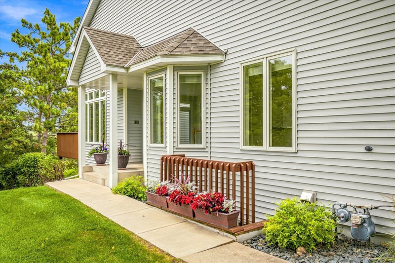10970 Kiawah Dr, Eden Prairie, MN 55344