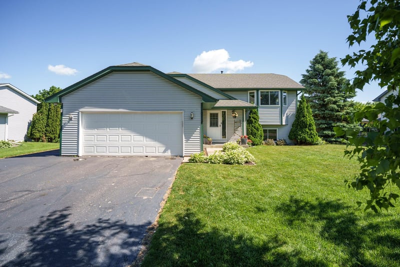 10718 58th St NE, Albertville, MN 55301