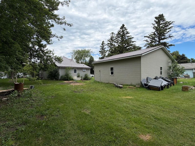 427 Cedar Ave, Westbrook, MN 56183