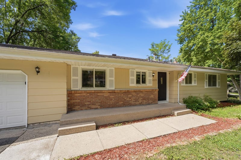 409 Harold Dr, Burnsville, MN 55337