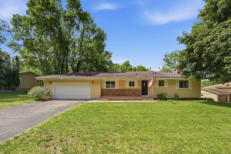 409 Harold Dr, Burnsville, MN 55337