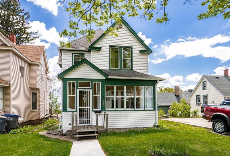 2424 W 7th St, Duluth, MN 55806