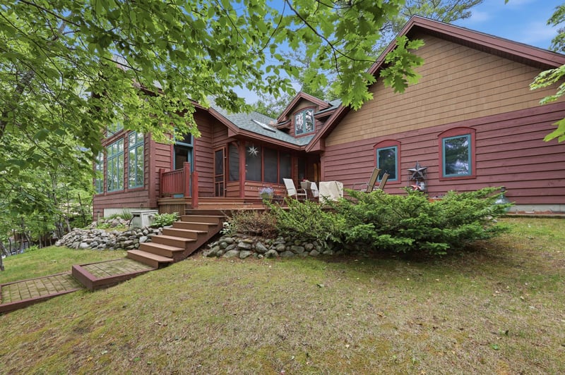 21516 NE Pickerel Lake Rd, Detroit Lakes, MN 56501