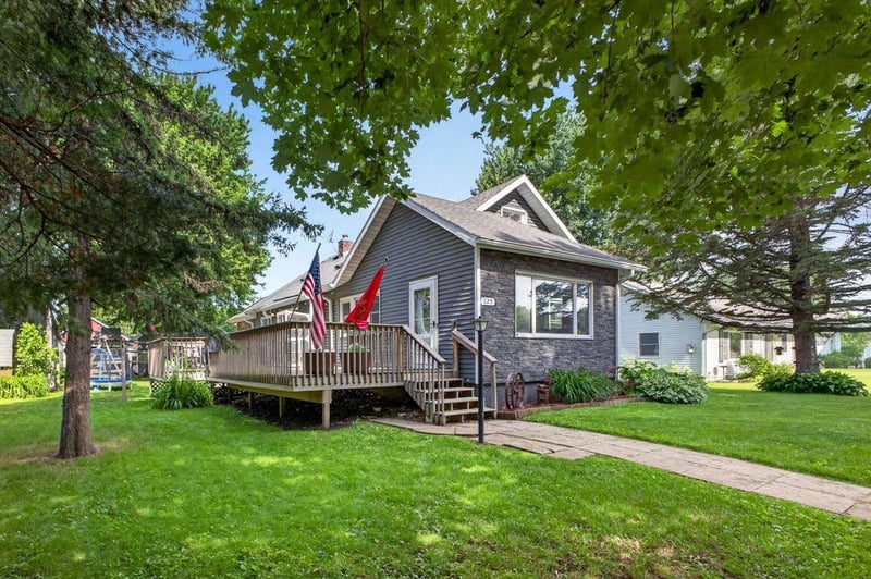 125 2nd Ave NW, Elgin, MN 55932