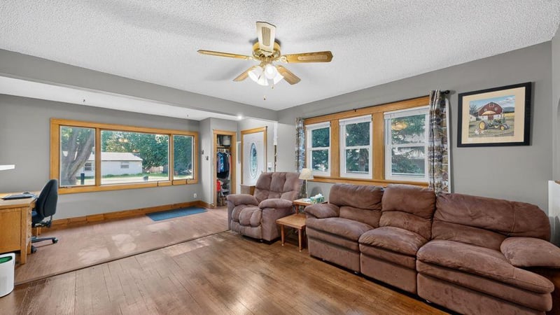 125 2nd Ave NW, Elgin, MN 55932