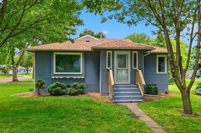 560 Barrett St S, Winsted, MN 55395