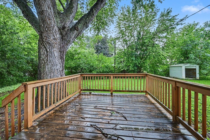 1708 Lydia Ave W, Roseville, MN 55113