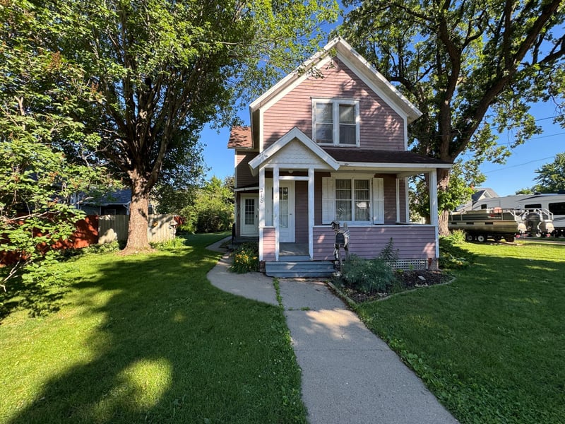 218 W Jewell Ave, Lake City, MN 55041