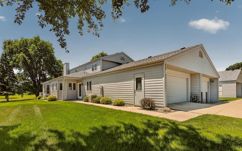 4862 Tee Ct SW, Rochester, MN 55902