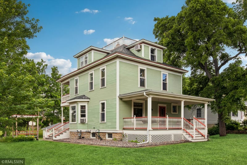 701 Hoffman St W, Cannon Falls, MN 55009
