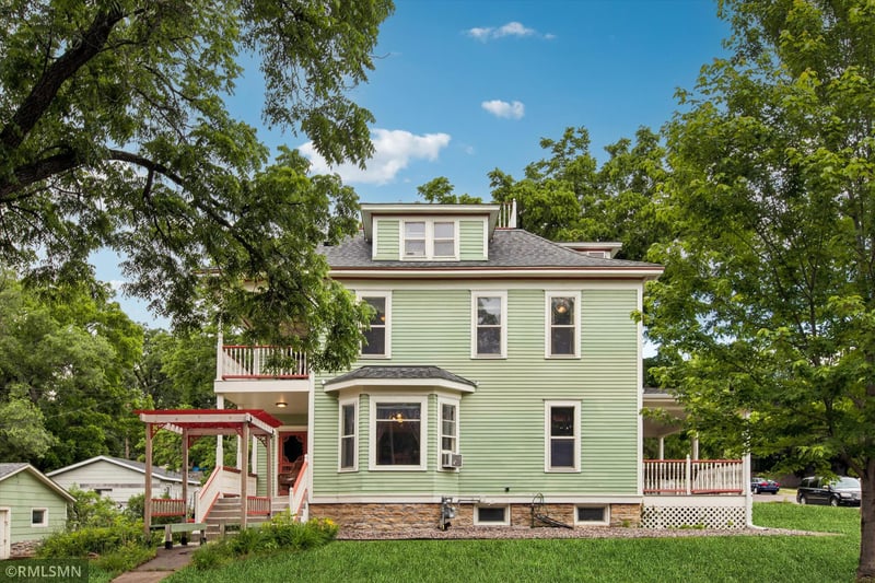 701 Hoffman St W, Cannon Falls, MN 55009