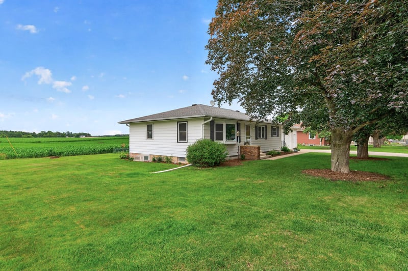 311 Sophia Ave, Hamburg, MN 55339