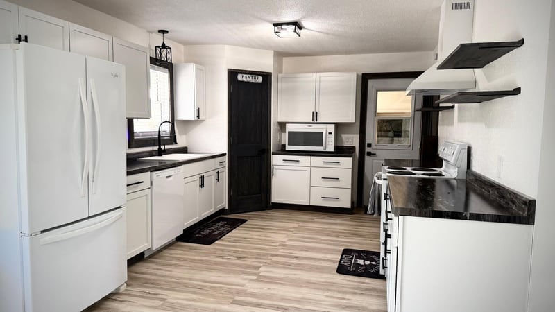 26 Oak Ln, Pine Island, MN 55963
