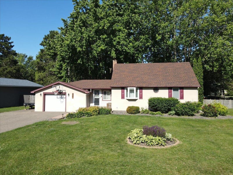 6981 Sunrise Dr, Lino Lakes, MN 55014