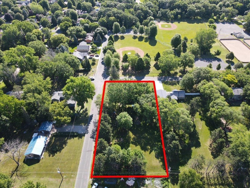 6981 Sunrise Dr, Lino Lakes, MN 55014