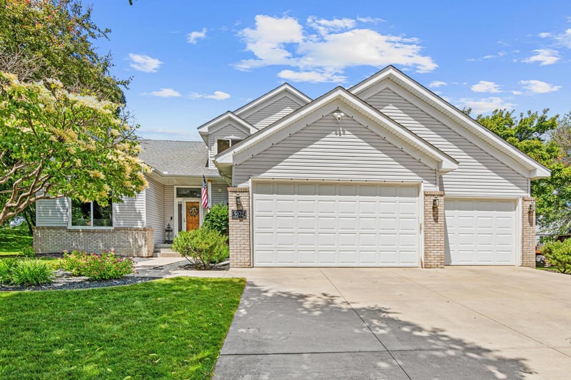 9832 Rosemill Cir N, Champlin, MN 55316