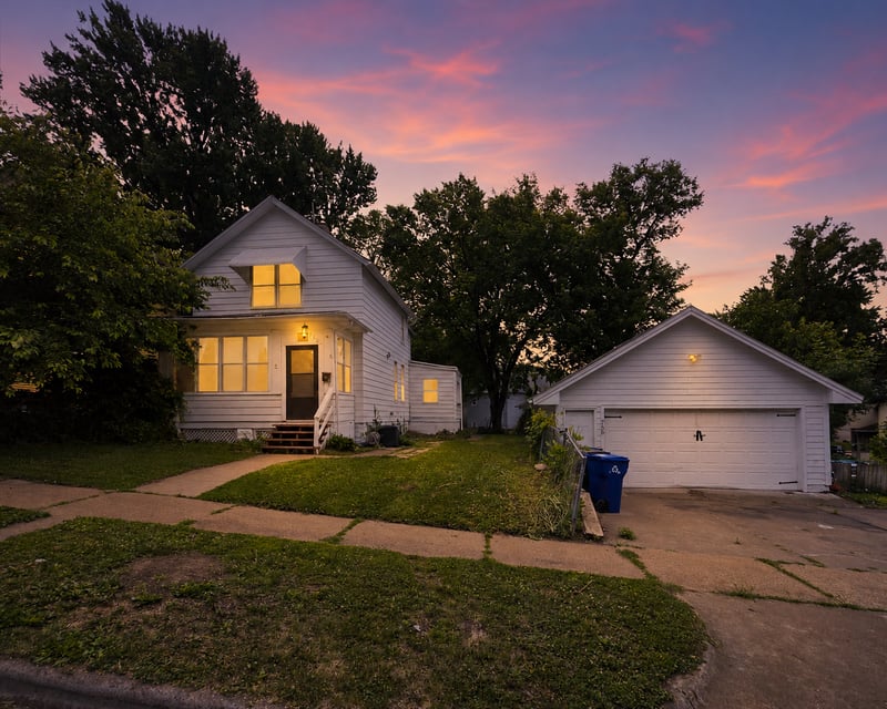 736 Plum St, Saint Paul, MN 55106