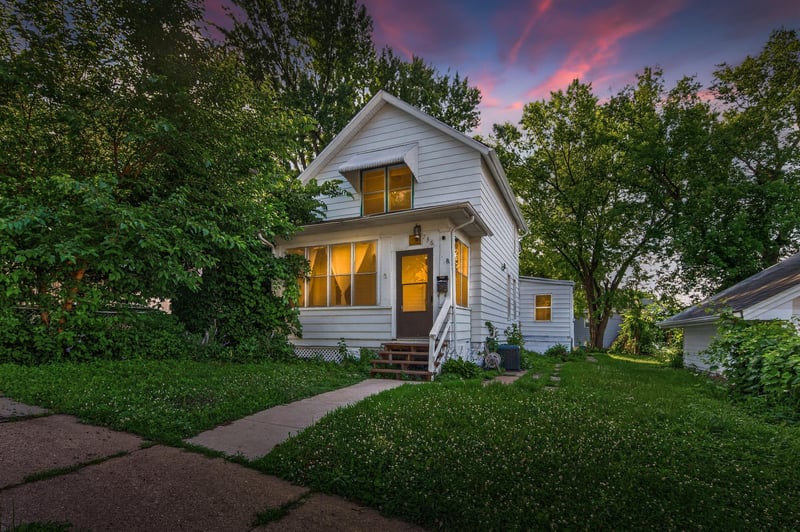 736 Plum St, Saint Paul, MN 55106
