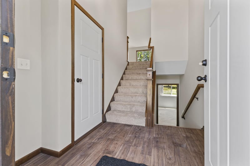 520 Lois Ln, Lino Lakes, MN 55014