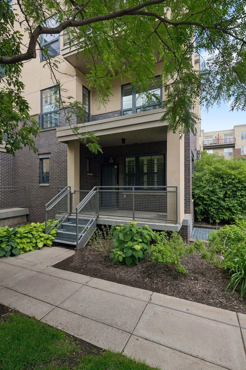 2566 Ellis Ave #104, Saint Paul, MN 55114