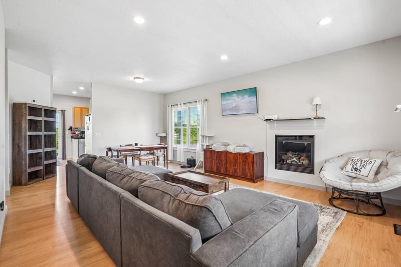 153 Summerfield Dr, Waverly, MN 55390