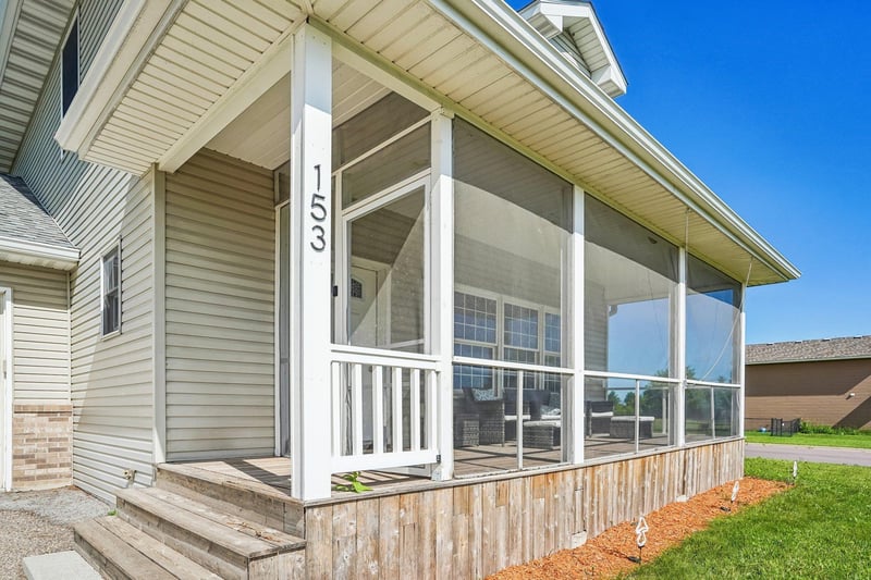 153 Summerfield Dr, Waverly, MN 55390