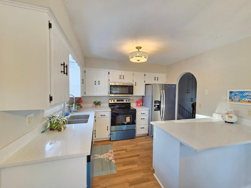 4174 Oakcrest Dr, Vadnais Heights, MN 55127