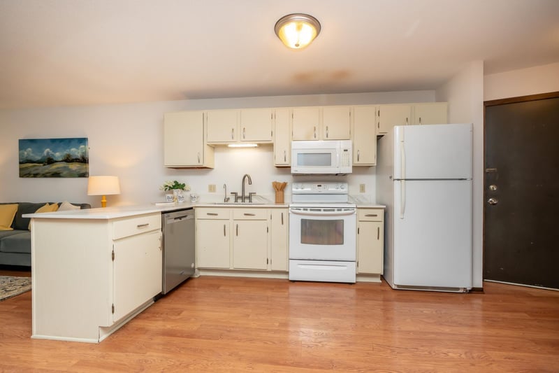 175 County Road B2 E #429, Little Canada, MN 55117