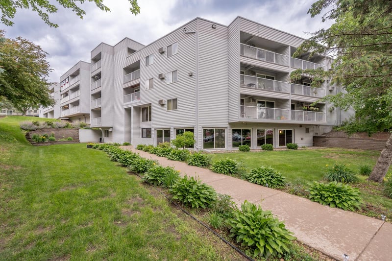 175 County Road B2 E #429, Little Canada, MN 55117