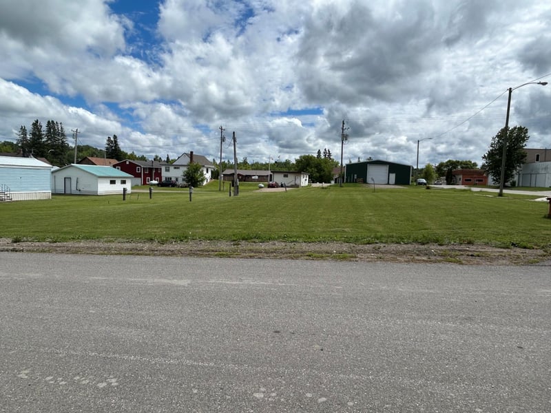 12206 3rd St, Northome, MN 56661