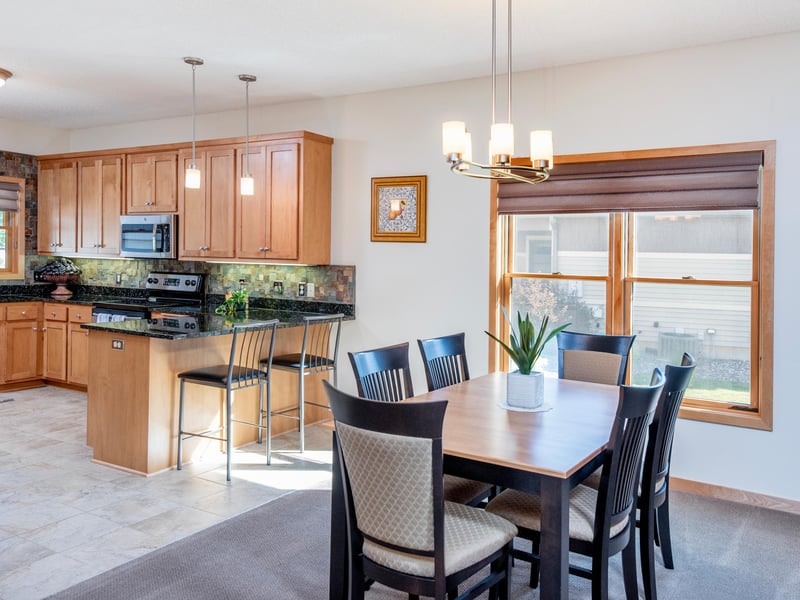 1161 Lakemoor Dr, Woodbury, MN 55129