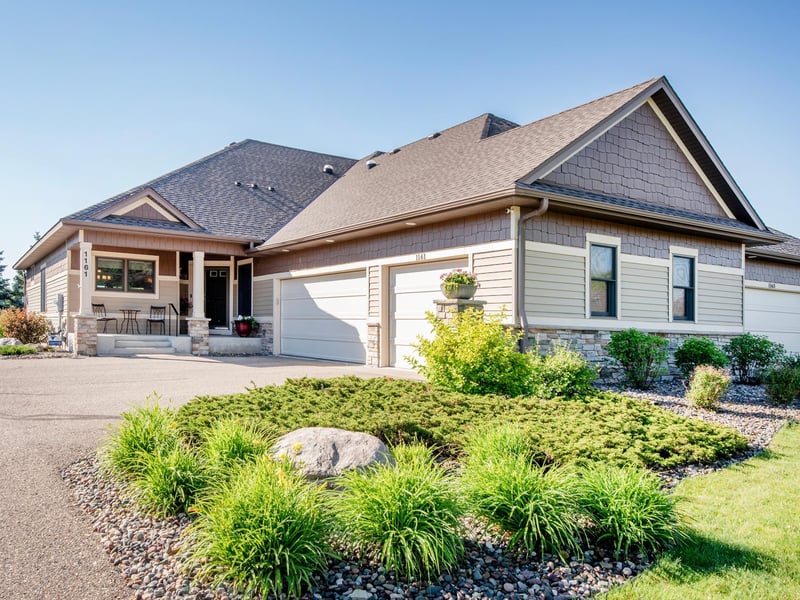 1161 Lakemoor Dr, Woodbury, MN 55129