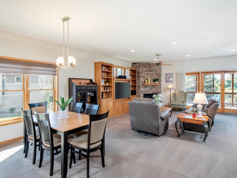 1161 Lakemoor Dr, Woodbury, MN 55129