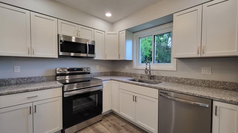 524 Wood Way, Burnsville, MN 55337