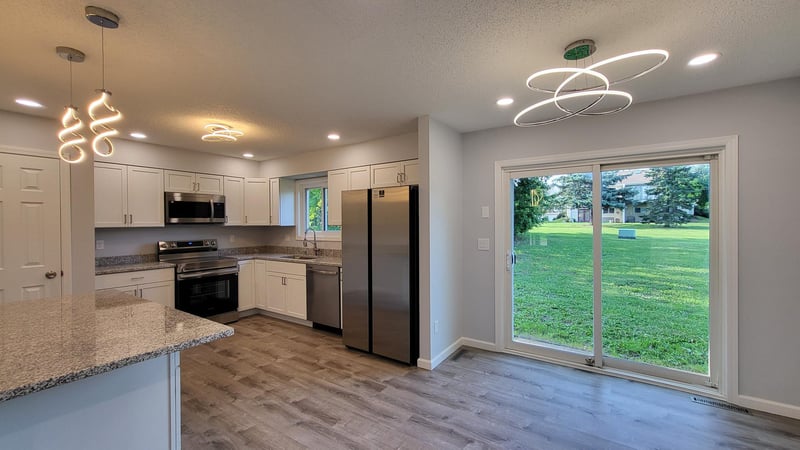 524 Wood Way, Burnsville, MN 55337