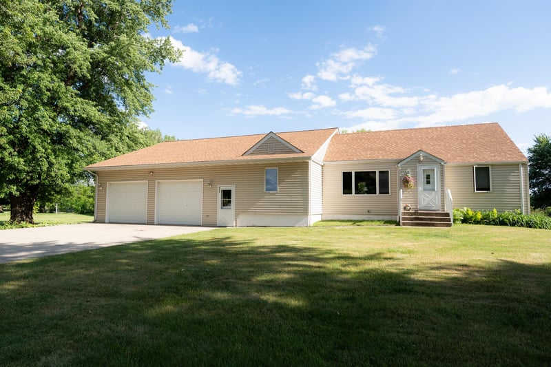 223 E Oak St, Tyler, MN 56178