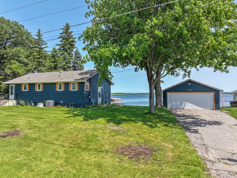 310 King St W, Osakis, MN 56360