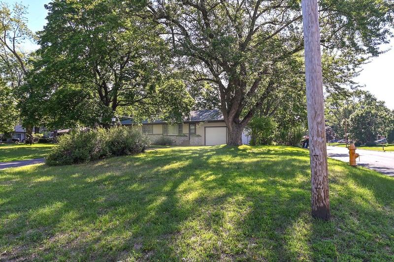 6201 Riverview Ter NE, Fridley, MN 55432