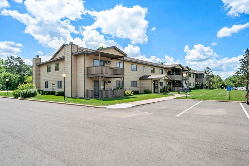 1806 Pioneer Rd #113, Red Wing, MN 55066