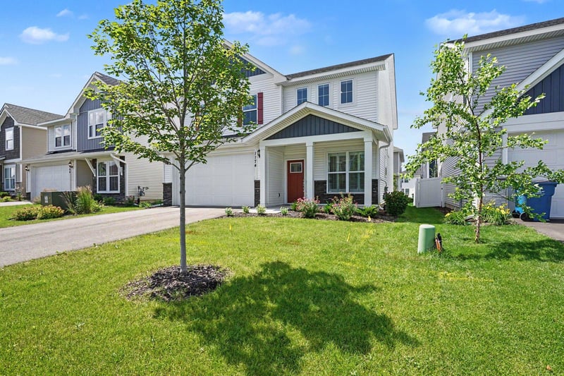 1174 150th St W, Rosemount, MN 55068