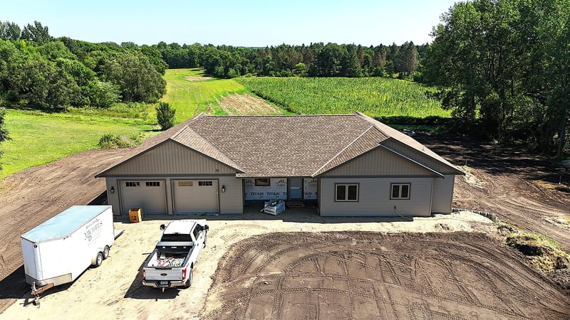 16435 26th St NE, New London, MN 56273