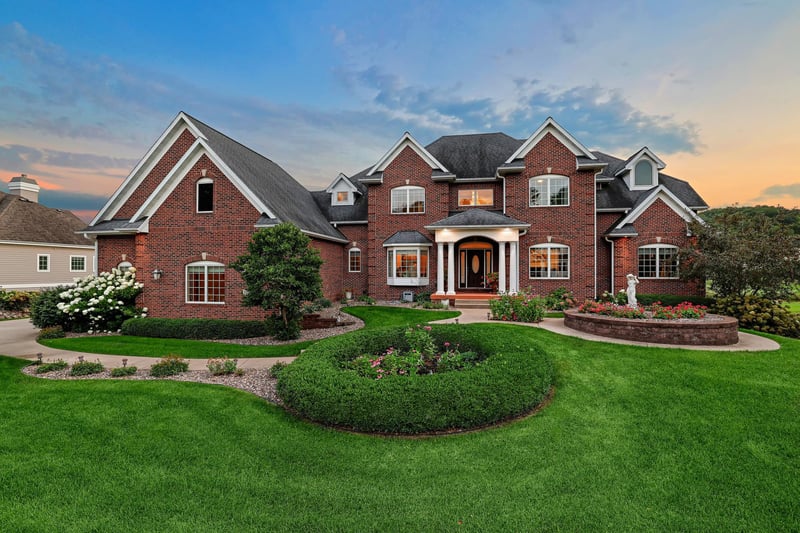 3312 Augusta Ln, Onalaska, WI 54650