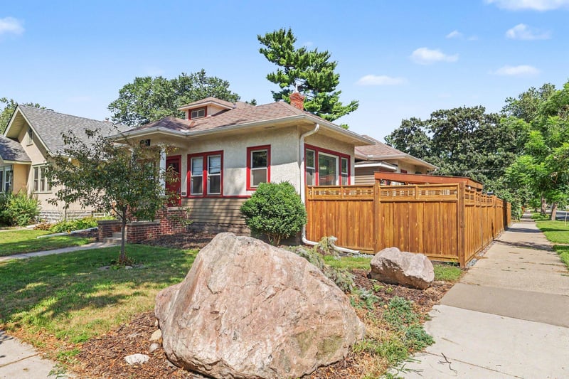 3957 44th Ave S, Minneapolis, MN 55406