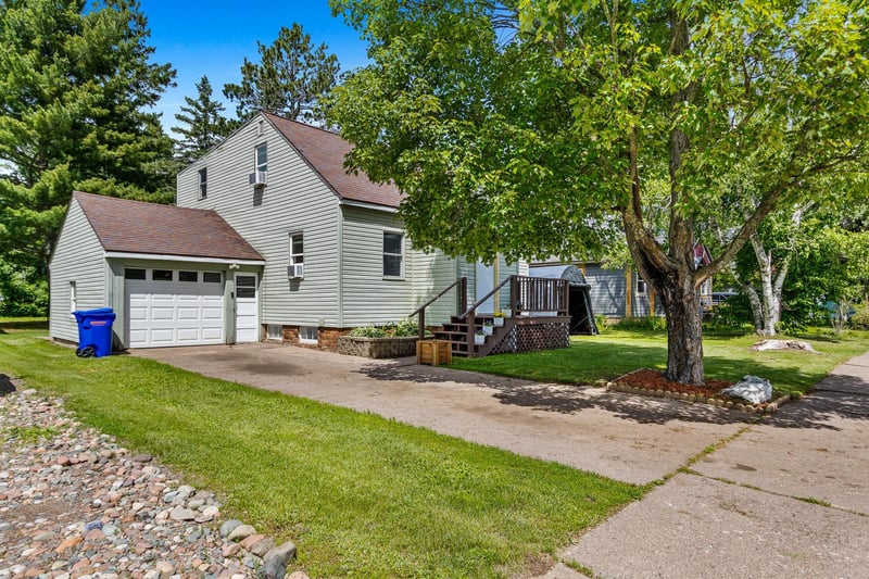 117 7th St, Moose Lake, MN 55767