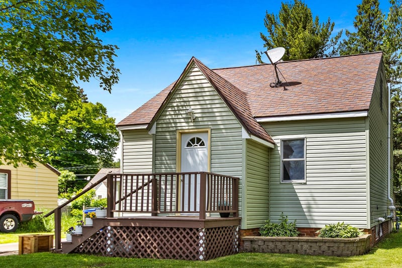 117 7th St, Moose Lake, MN 55767