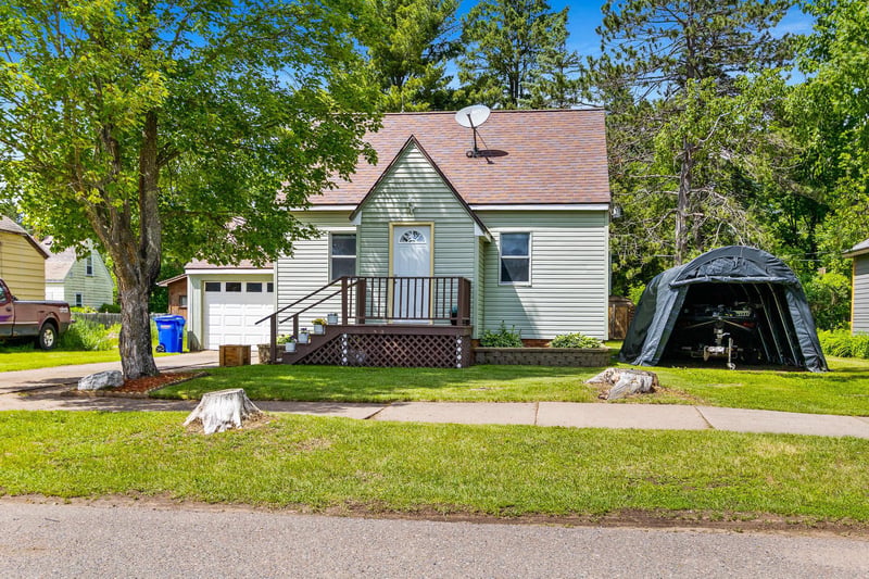 117 7th St, Moose Lake, MN 55767