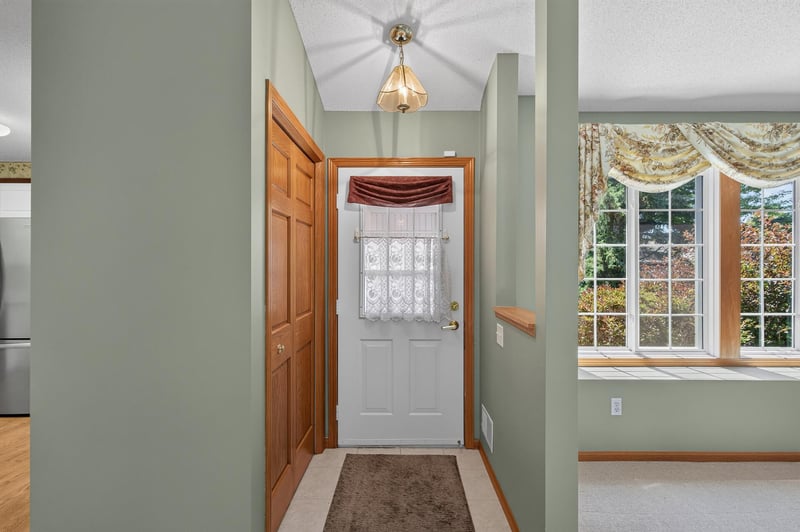 13214 Spencer Sweet Pea Ln, Eden Prairie, MN 55347