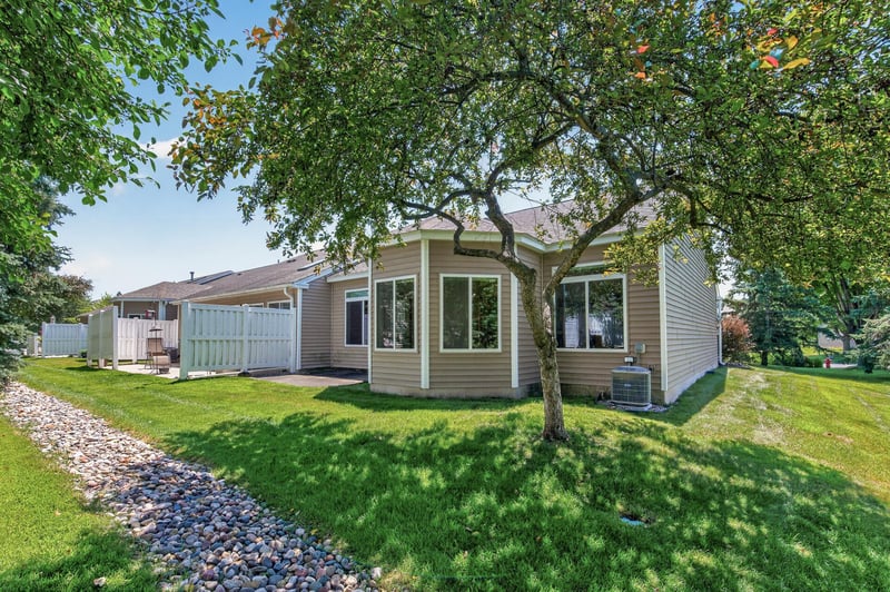 13214 Spencer Sweet Pea Ln, Eden Prairie, MN 55347